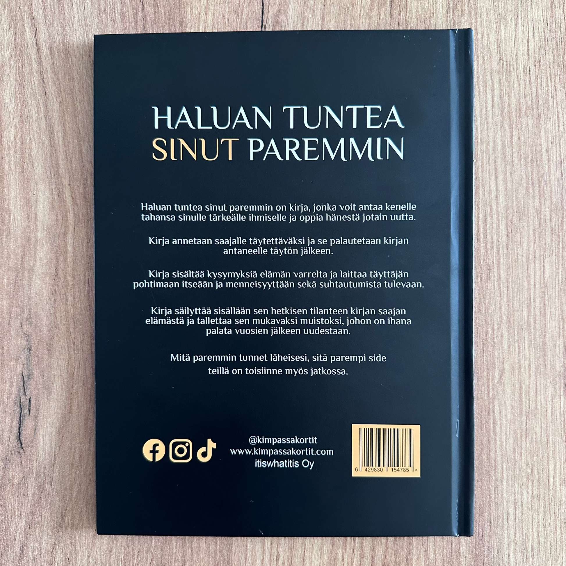 loistava lahjaidea - kirja jonka saaja täyttää ja antaja saa muiston